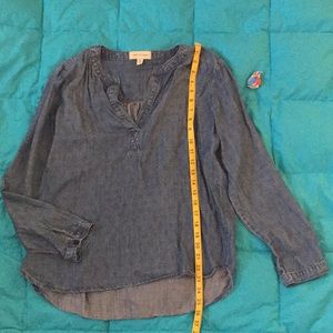 Cloth & Stone chambray top. Size M